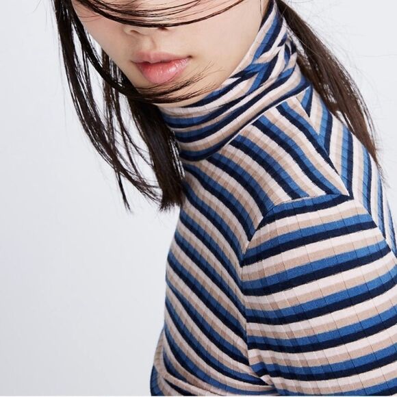 MADEWELL Long Sleeve Top in Stripe! - Picture 2 of 8